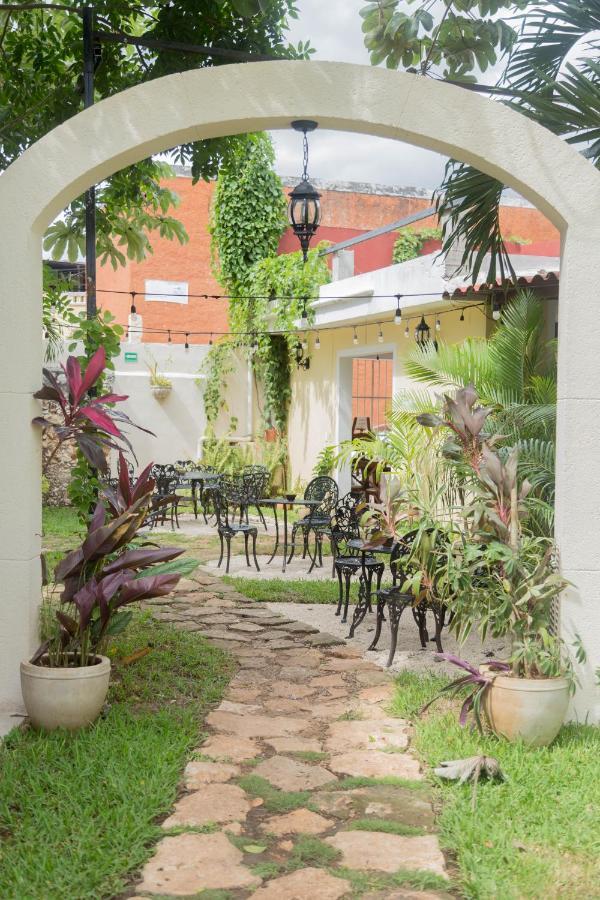 Maculan Hotel Valladolid  Buitenkant foto